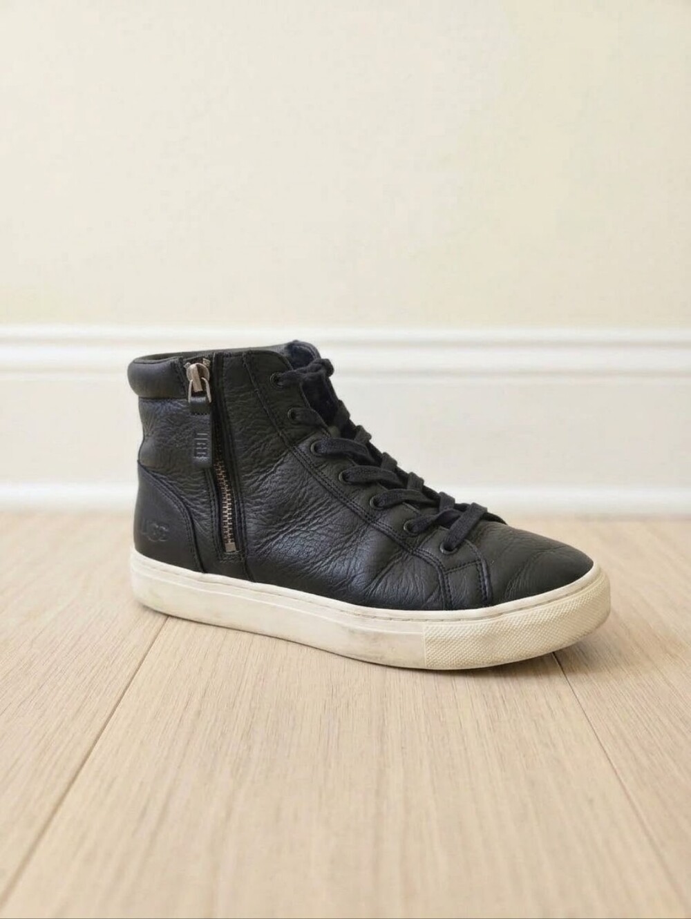 UGG Black High-Top Olli Leather Sneakers with White Sole Size 7